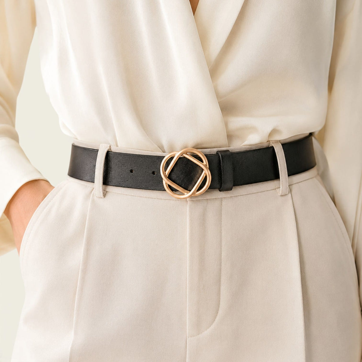 Ceinture noire femme en cuir à boucle géométrique dorée rosée, modèle Agathe