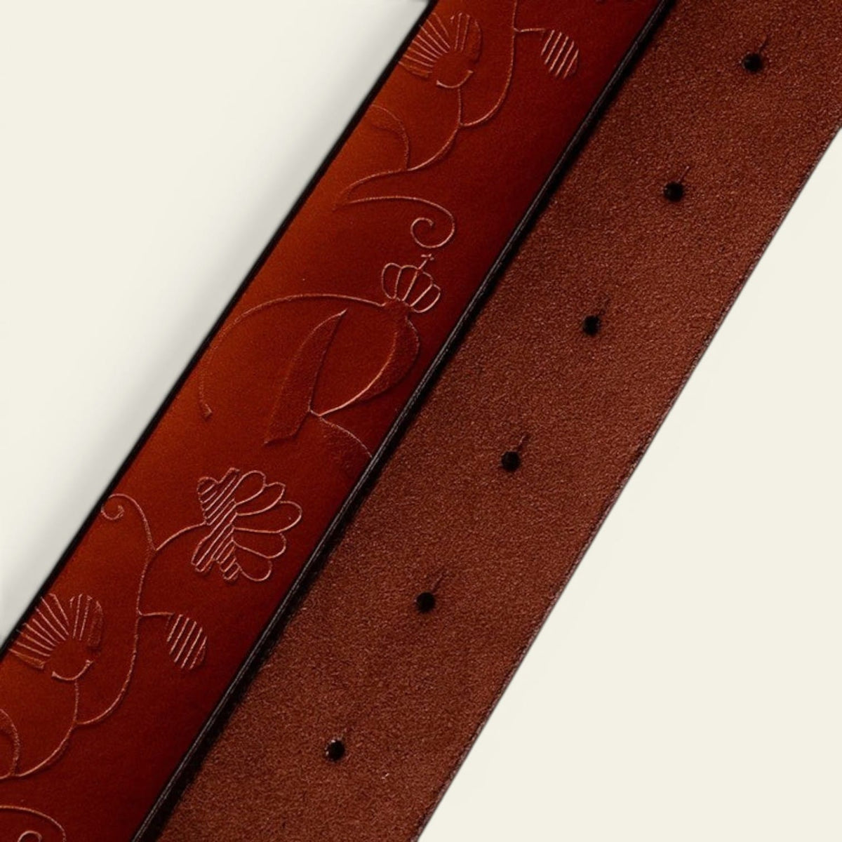 La Ceinture Pour Femme Aliénor - Ceinture en cuir gravé à boucle médaillon tournesol