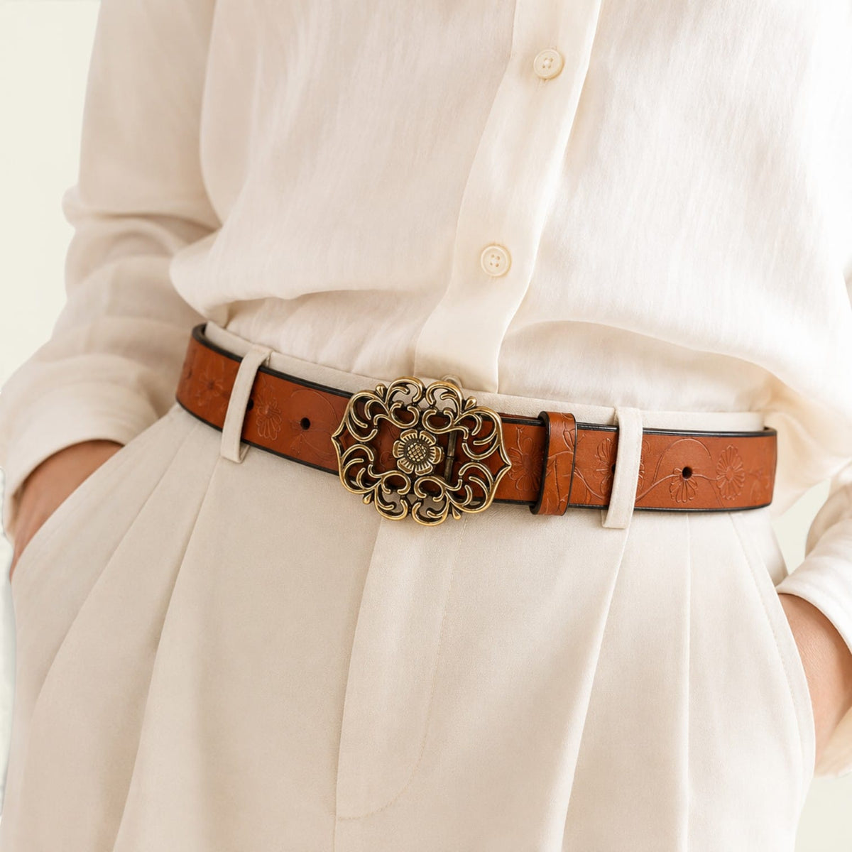 Ceinture camel femme en cuir gravé à boucle médaillon tournesol, modèle Aliénor