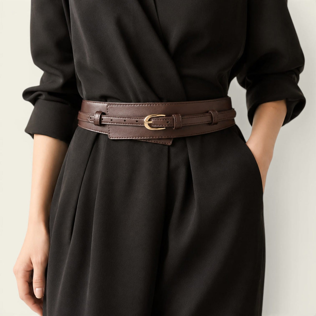 Ceinture marron femme large à fine lanière et boucle en U, modèle Alix