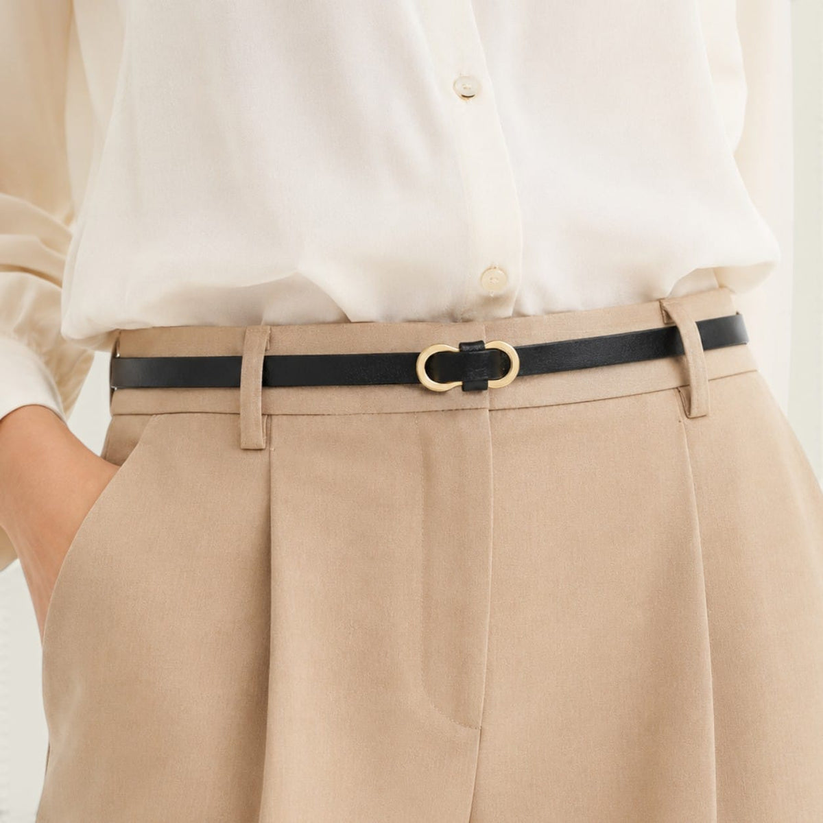 Ceinture noire femme ultra-fine à boucle anneau doré, modèle Aurore
