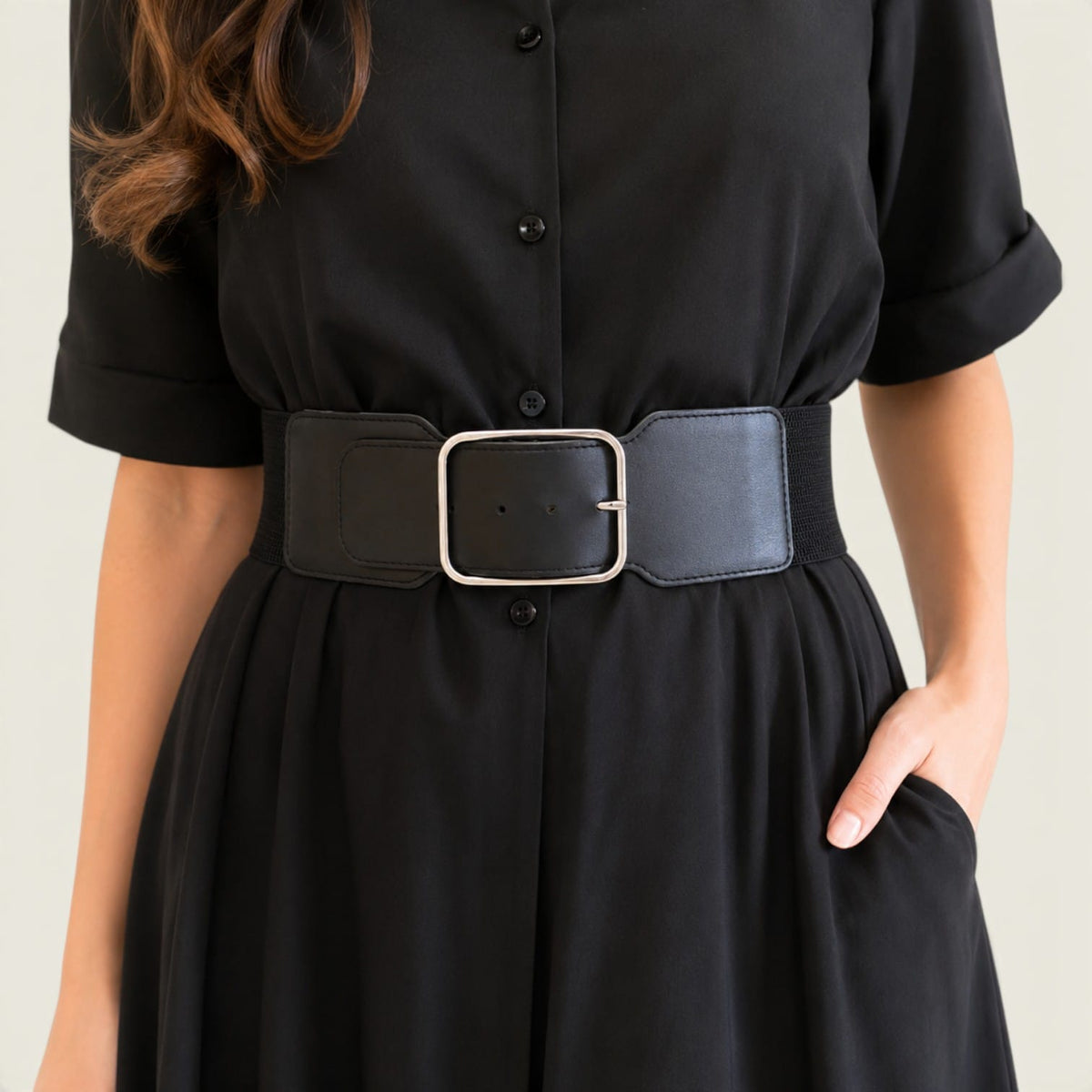 Ceinture noire femme large élastique à grosse boucle, modèle Bérengère
