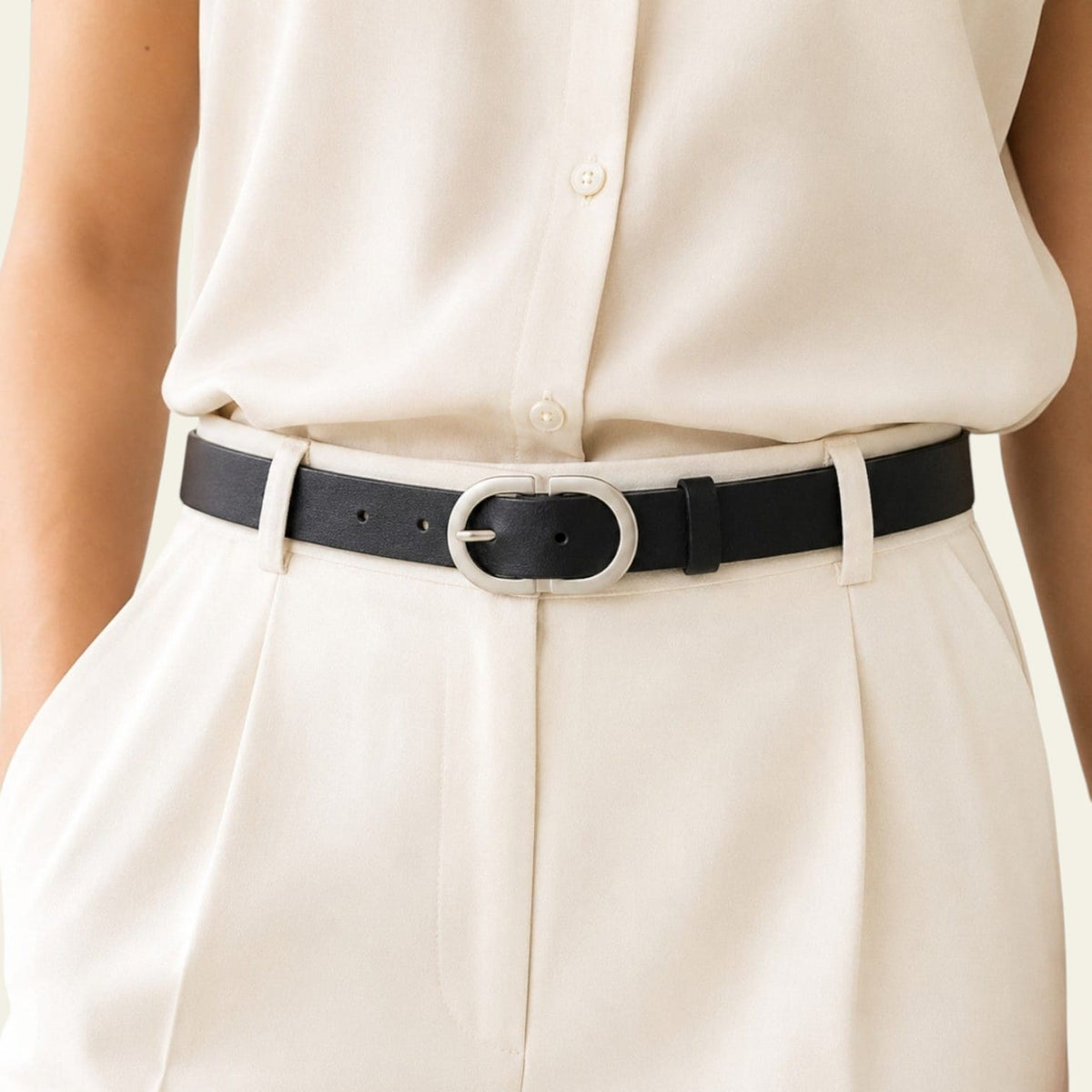 Ceinture noire femme en cuir à grande boucle ovale argentée, modèle Camille