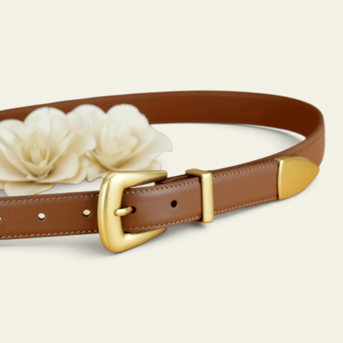 La Ceinture Pour Femme Flavie - Ceinture en cuir à boucle ardillon dorée