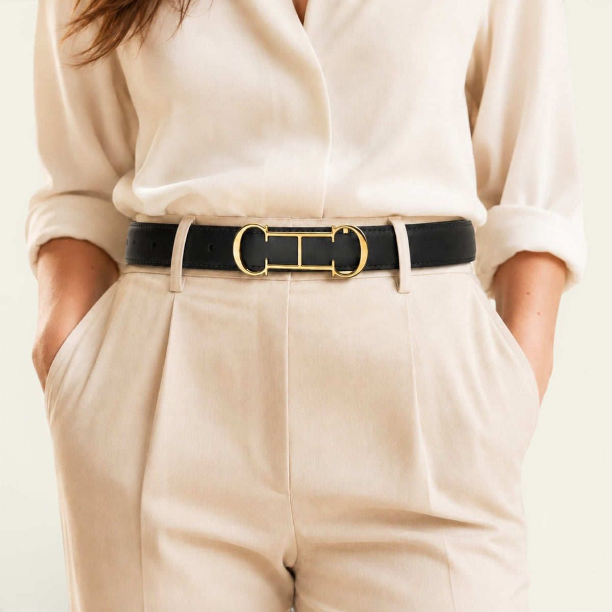 Ceinture noire femme fine à boucle à motif dorée, modèle Garance