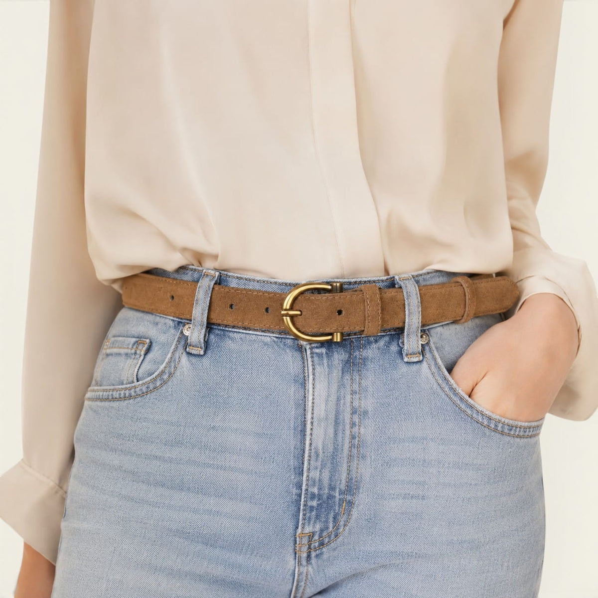 Ceinture camel femme fine en daim à boucle dorée, modèle Hortense