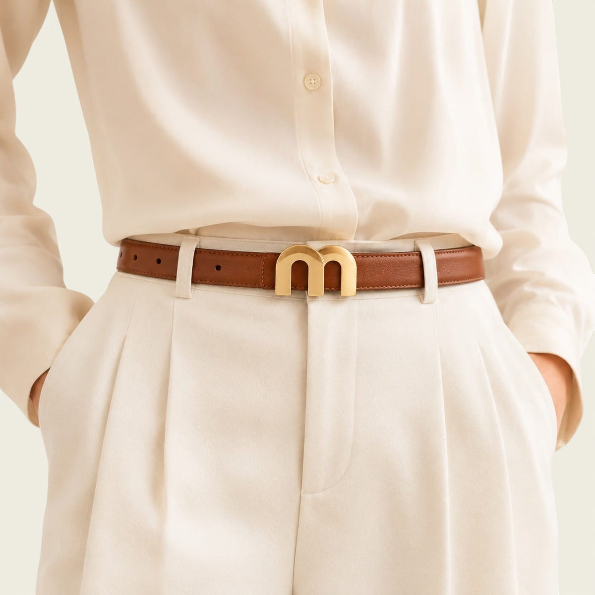 Ceinture camel femme fine à boucle dorée en M, modèle Mathilde