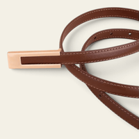 La Ceinture Pour Femme Ophélie - Ceinture fine en cuir à boucle géométrique dorée