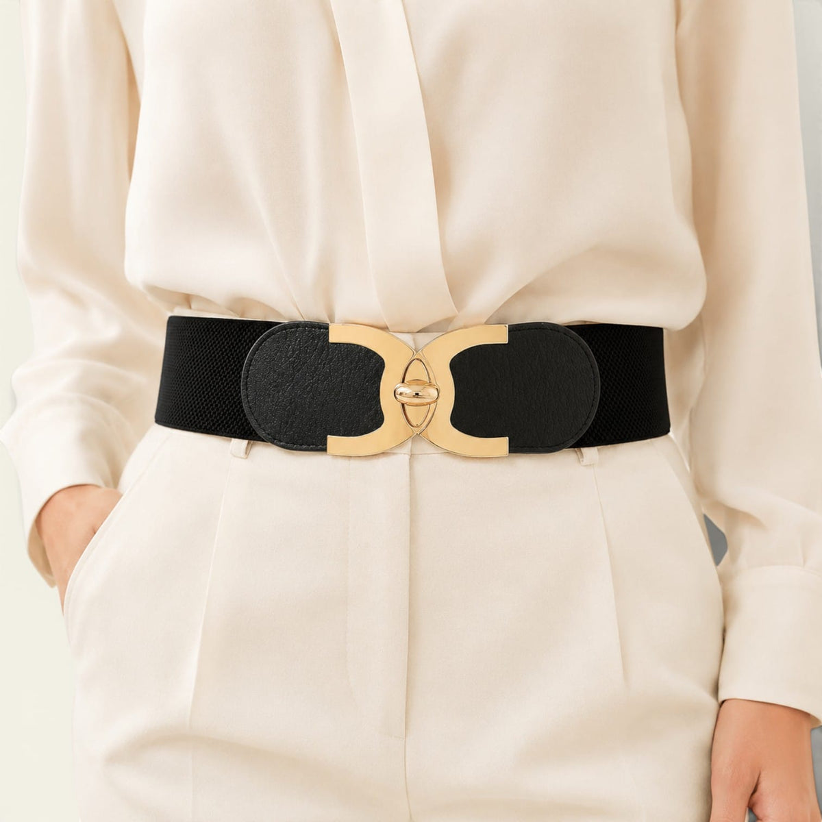 Ceinture noire femme large élastique à boucle dorée, modèle Philippine