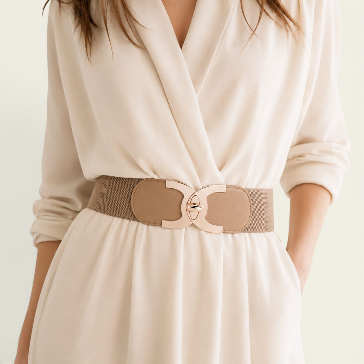 Ceinture camel femme large élastique à boucle dorée, modèle Philippine