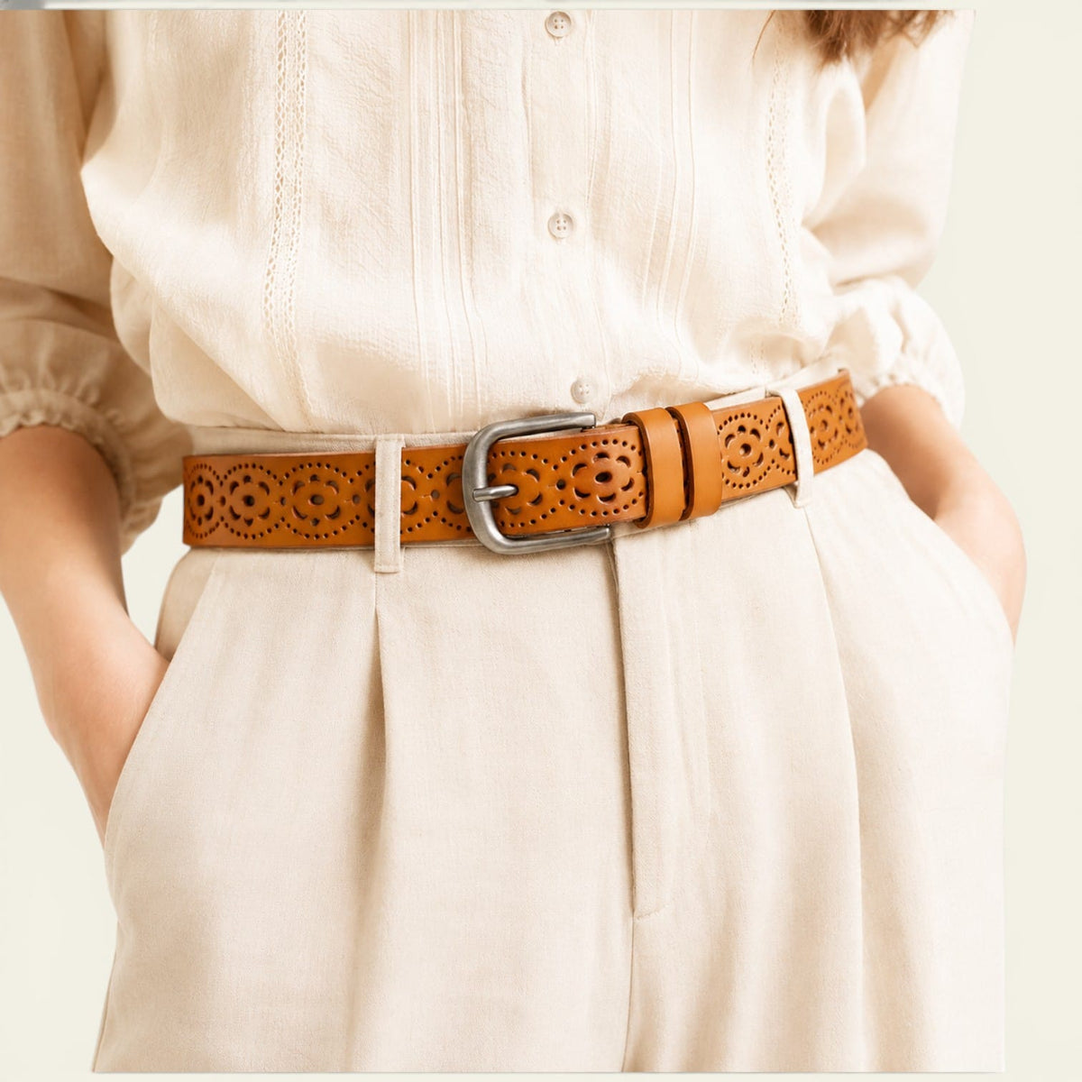 Ceinture camel femme en cuir ajourée à motif fleuri, modèle Séraphine