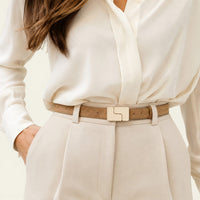 Ceinture camel femme fine en daim à boucle plaque, modèle Sixtine