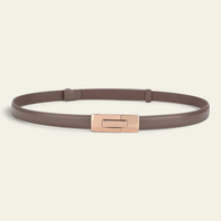 La Ceinture Pour Femme Solveig - Ceinture ultra-fine en cuir à boucle plaque dorée